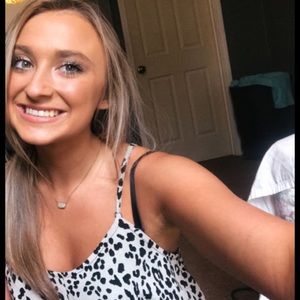 Meet your Posher, Cassie